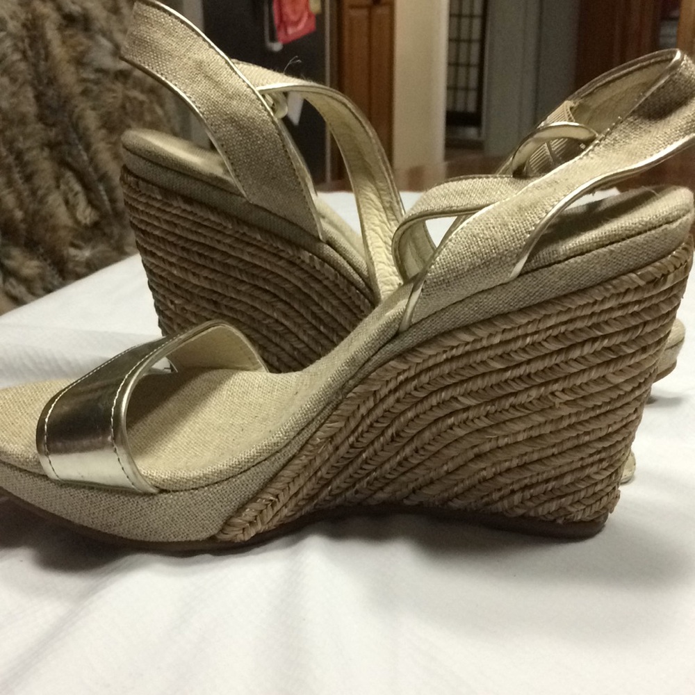 Sandals - Picture 2 of 4
